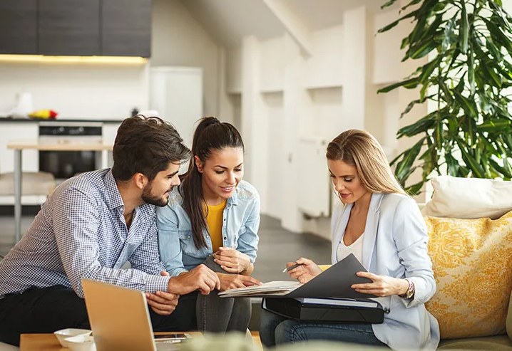 Smart Moves: How to Choose a Realtor Without Regret