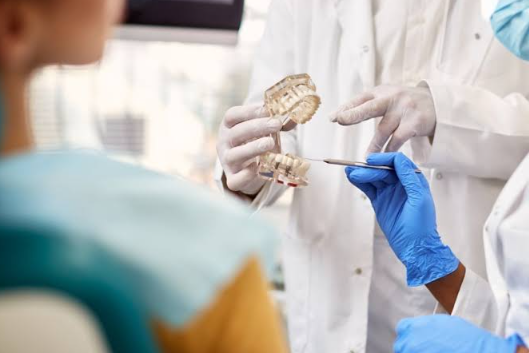 3 Ways Dental Implants Contribute To Better Digestion